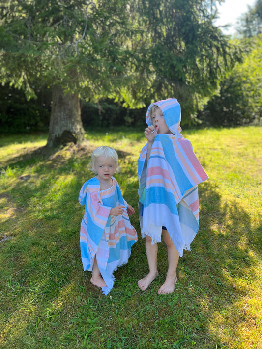 Pončo SVĪTRAINAIS BĒRNU 80x60cm  (2-6 gadi)