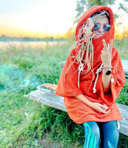 Pončo unisex - ķieģeļsarkans / īsais