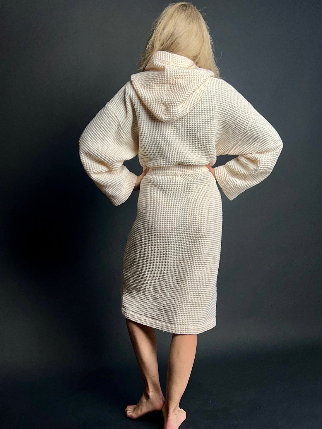100% cotton waffle bathrobe in Champagne