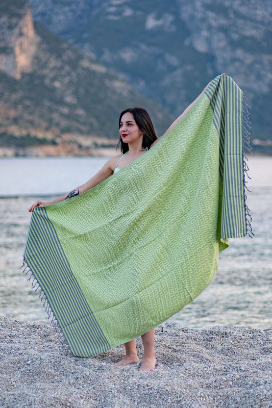 Pludmales dvielis Zaļš ar svītrām