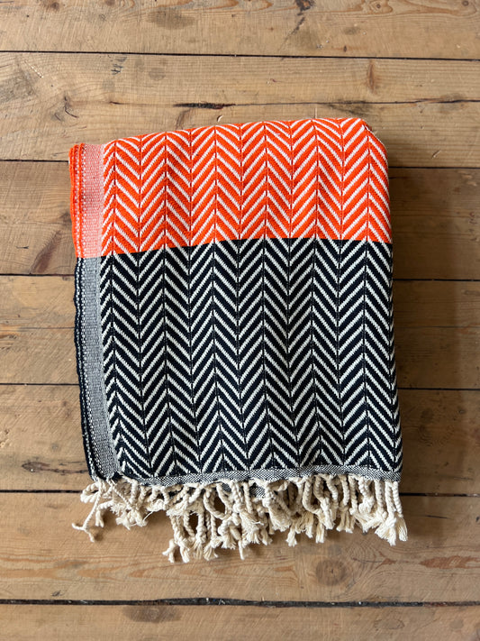 Pludmales dvielis ORANŽI MELNS