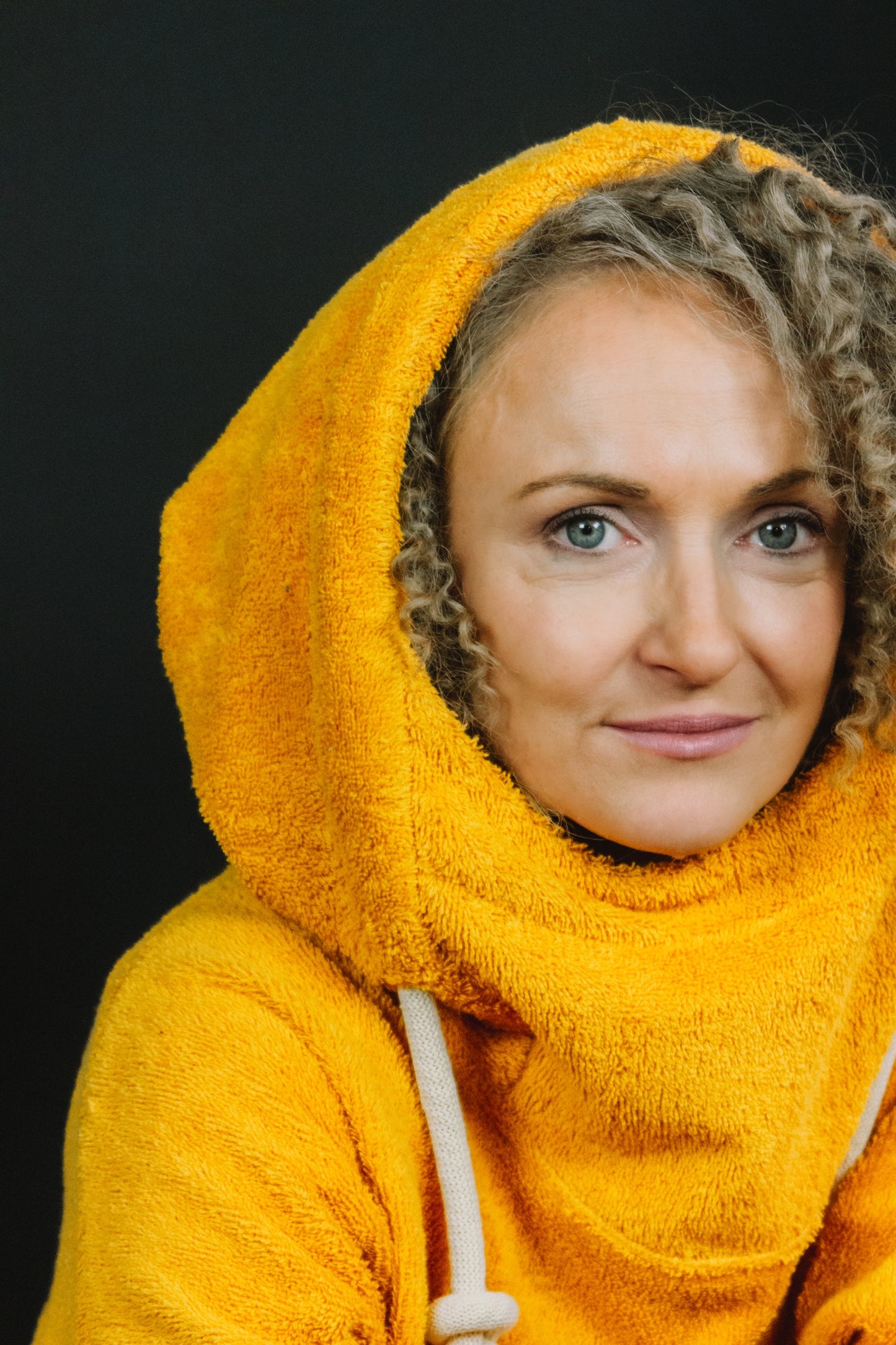 Pončo unisex - dzeltens